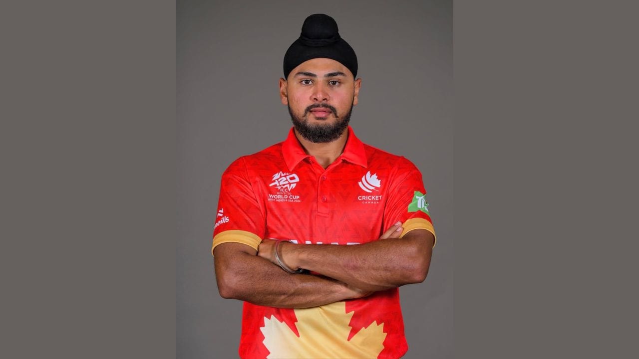  દિલપ્રીત સિંહ બાજવાનો જન્મ 26 જાન્યુઆરી 2003 રોજ થયો છે. ભારતમાં જન્મેલા ક્રિકેટર કેનેડા માટે ઓલરાઉન્ડર તરીકે રમે છે. દિલપ્રીત સિંહ બાજવાની ઉંમર માત્ર 22 વર્ષની છે. કેનેડાની ટીમમાં અનેક ભારતીય ખેલાડી છે.