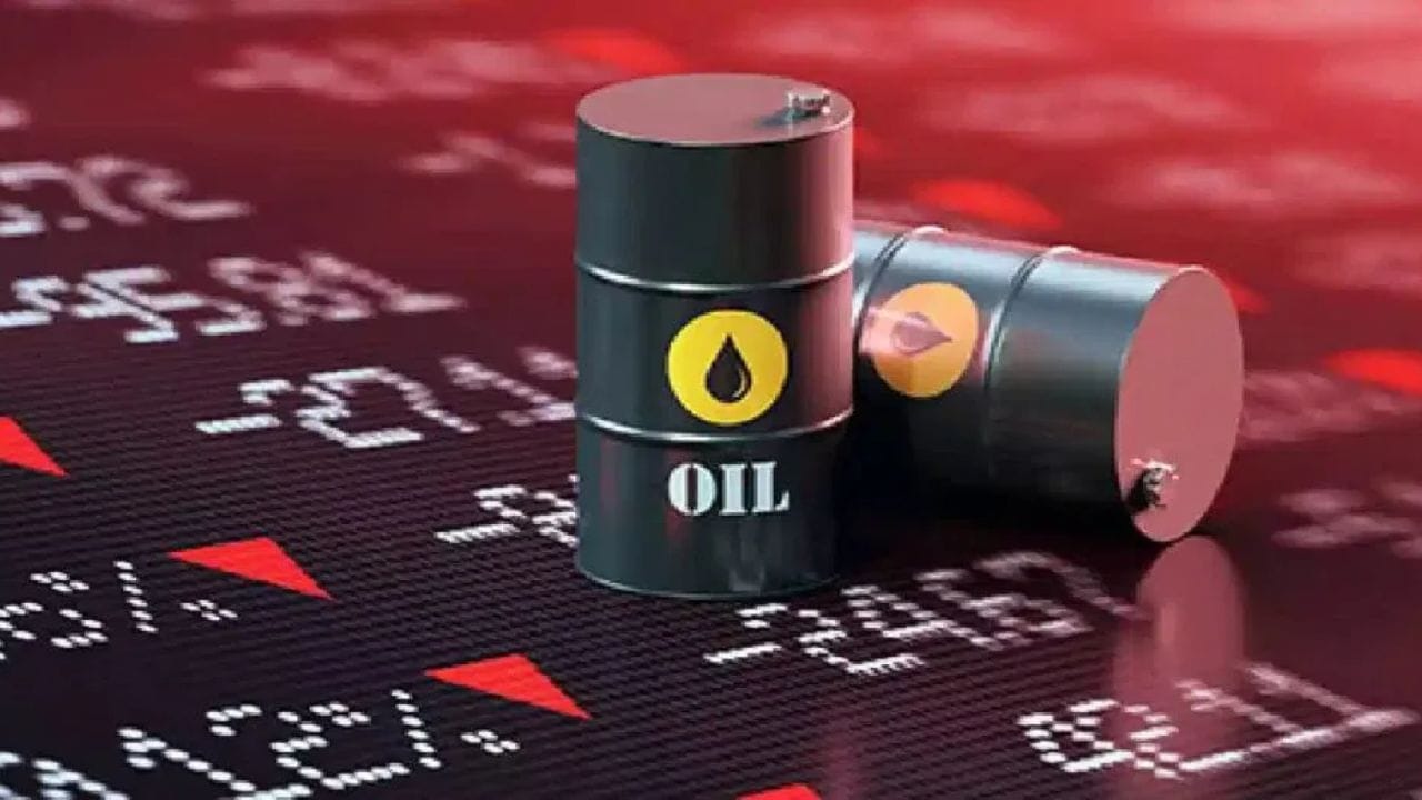 ખાસ વાત એ છે કે, અમેરિકાના રાષ્ટ્રપતિ ડોનાલ્ડ ટ્રમ્પે કહ્યું છે કે, વેનેઝુએલાના તેલ ઉદ્યોગ પરના પ્રતિબંધ હાલ પૂરતા યથાવત રહેશે. એવામાં જો પ્રતિબંધ હટાવવામાં આવે છે તો, ભારતની ઓઇલ એન્ડ નેચરલ ગેસ કોર્પોરેશન (ONGC) લિમિટેડને સાન ક્રિસ્ટોબલ ફિલ્ડમાંથી $500 મિલિયનનું બાકી ડિવિડન્ડ મળી શકે છે.