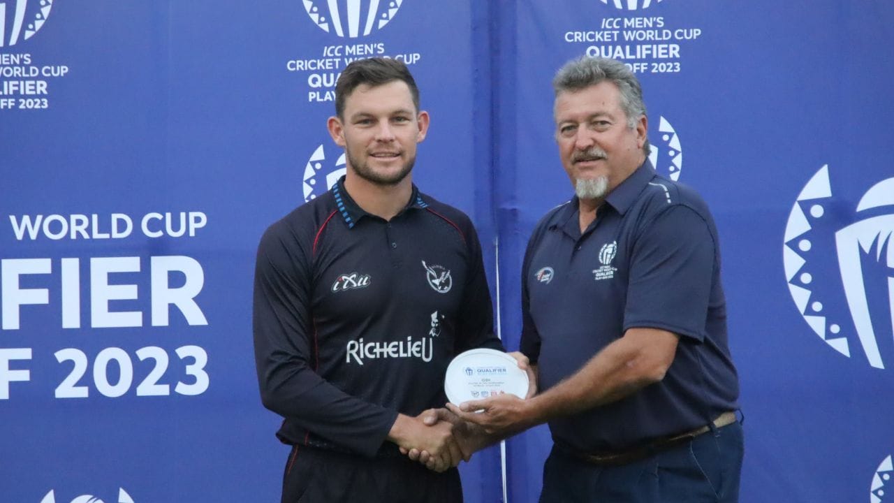 મે 2024માં તેમને  ICC મેન્સ T20 વર્લ્ડ કપ ટુર્નામેન્ટ માટે નામિબિયાની ટીમમાં કેપ્ટન તરીકે નિયુક્ત કરવામાં આવ્યો હતો.