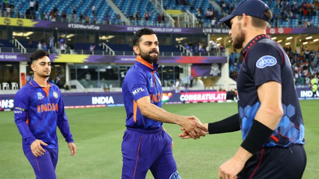 જાન્યુઆરી 2023માં, ઇરાસ્મસે ઇન્ટરનેશનલ ક્રિકેટ કાઉન્સિલનો એસોસિયેટ ક્રિકેટર ઓફ ધ યર એવોર્ડ જીત્યો.