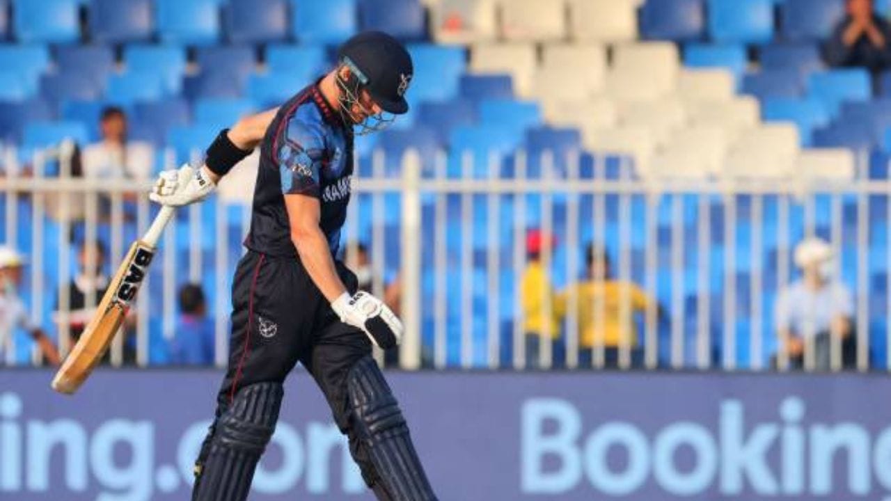 ઇરાસ્મસે 2022માં 56.23ની સરેરાશથી 956 ODI રન બનાવ્યા અને એક ડઝન વિકેટ લીધી, અને ODI અને T20I બંને ફોર્મેટમાં સદી ફટકારી. 