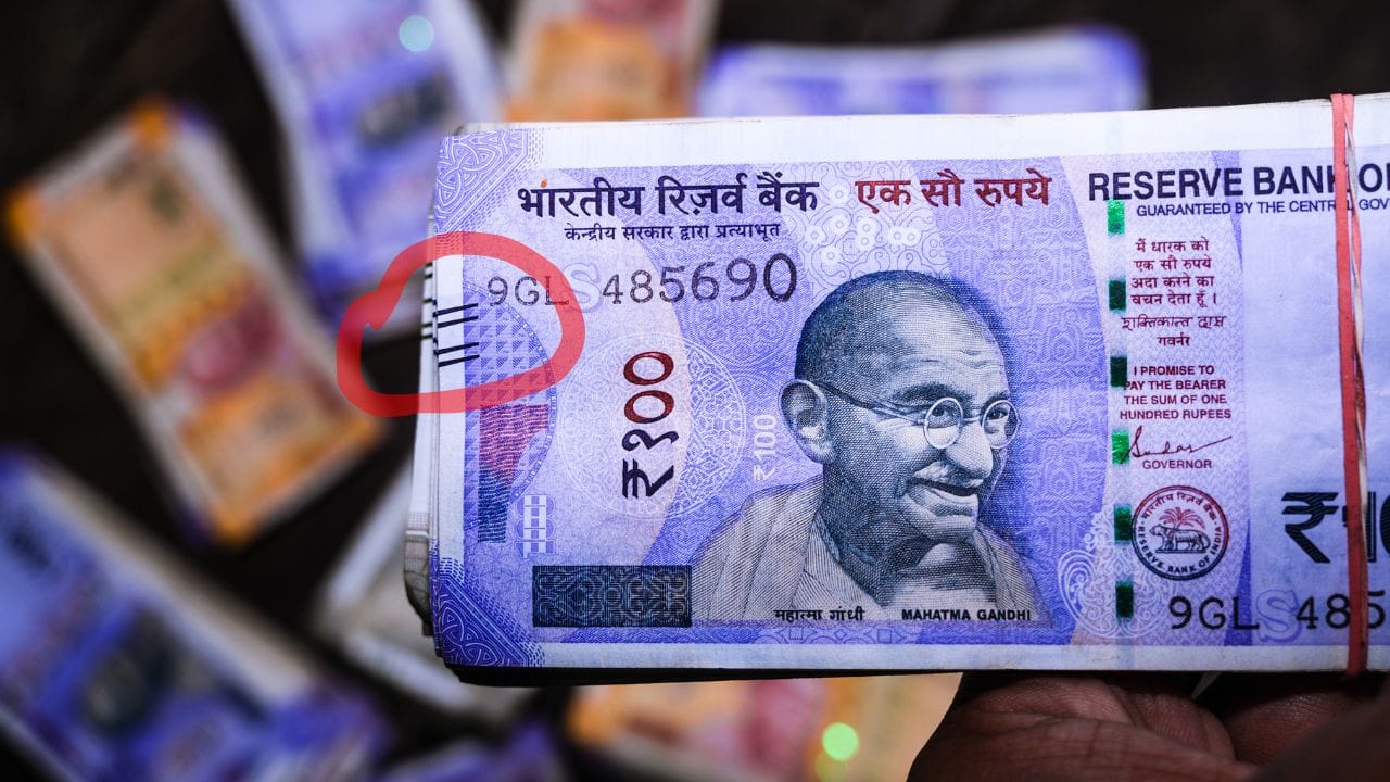 નોટોની કિનારી પર છપાયેલી આ રેખાઓ વાસ્તવમાં 'બ્લીડ માર્કસ' (Bleed Marks) કહેવાય છે. આ રેખાઓ નોટોની કિંમત મુજબ વધતી અને ઘટતી રહે છે. હકીકતમાં, આ રેખાઓ ખાસ કરીને દ્રષ્ટિહીન (Blind) લોકો માટે બનાવવામાં આવી છે. આની મદદથી જે લોકો જોઈ શકતા નથી, તેઓ નોટની કિંમત સમજી શકે છે, જેથી કોઈ તેમને છેતરી ન શકે.