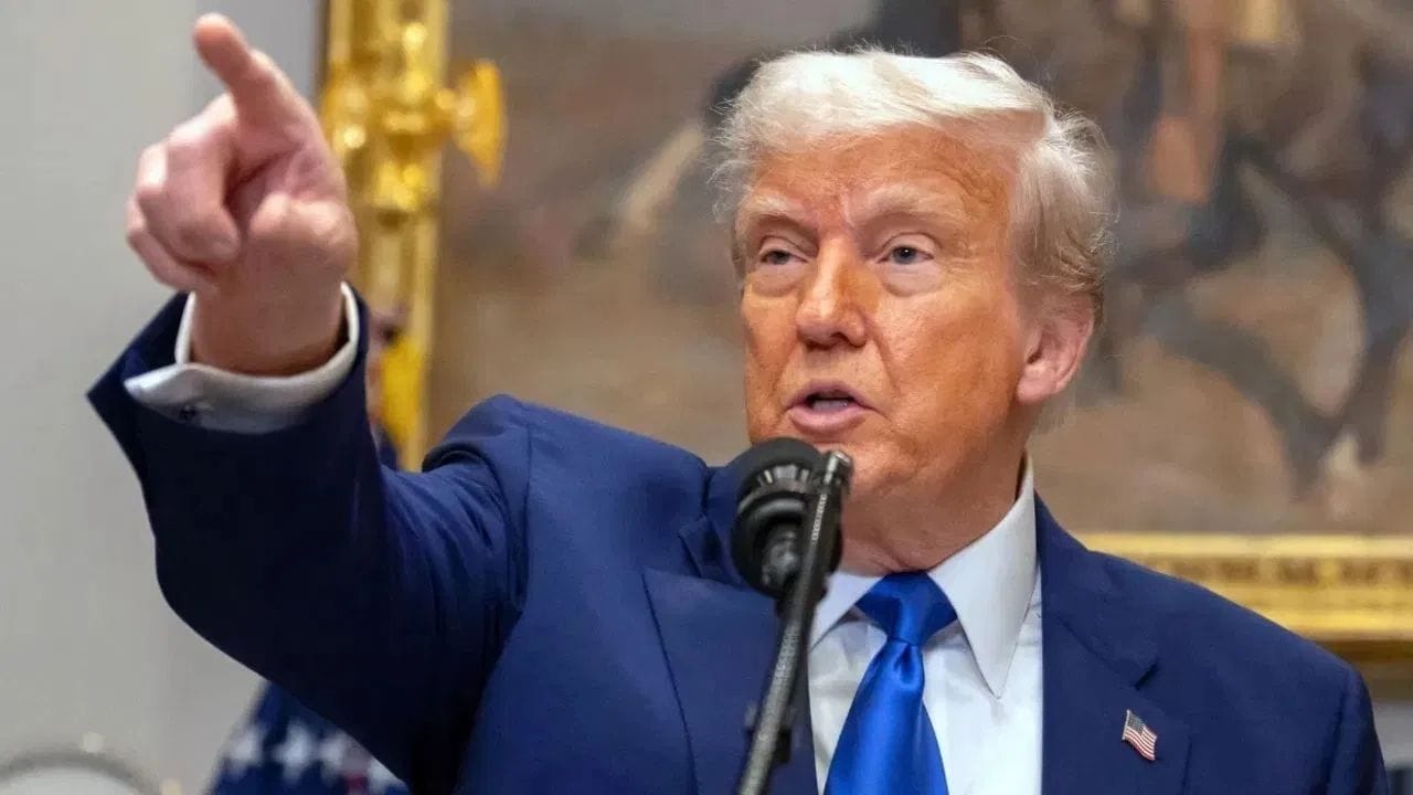 ઘટાડાનું મુખ્ય કારણ યુએસ રાષ્ટ્રપતિ ડોનાલ્ડ ટ્રમ્પ દ્વારા આગામી ફેડ ચેર તરીકે કેવિન વોર્શની નિમણૂક હોવાનું કહેવાય છે. વોર્શને ફુગાવા પર બાજ માનવામાં આવે છે. આનાથી ડોલર મજબૂત થયો, જેના કારણે સોના અને ચાંદી પર દબાણ આવ્યું.