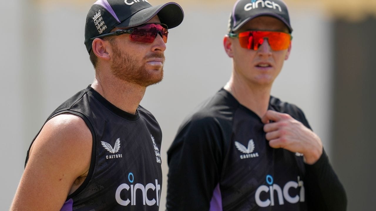 બ્રુક યોર્કશાયર માટે સ્થાનિક ક્રિકેટ રમે છેમુખ્યત્વે જમણા હાથનો બેટ્સમેન, તે જમણા હાથે મધ્યમ ગતિએ બોલિંગ પણ કરે છે. તેણે જાન્યુઆરી 2022 માં ઇંગ્લેન્ડ માટે આંતરરાષ્ટ્રીય ક્રિકેટમાં પ્રવેશ કર્યો હતો.