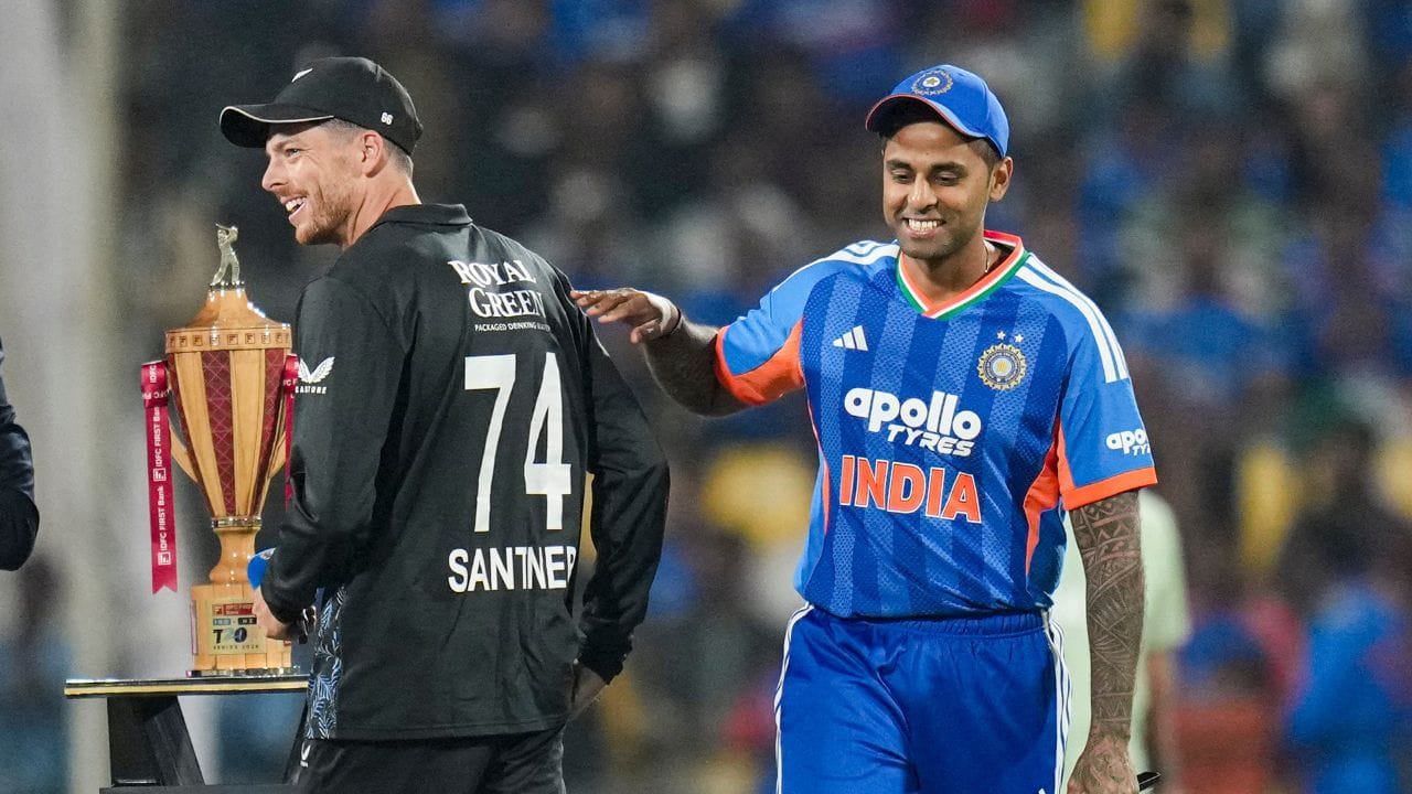 ભારત અને ન્યુઝીલેન્ડ ટી20 સીરિઝમાં જીતનારી ટીમ જે ટ્રોફી ઉઠાવશે. તે કોઈ મેટલથી બની નથી પરંતુ બોલ અને બેટને રિસાઈકલ કરી બનાવવામાં આવી છે.