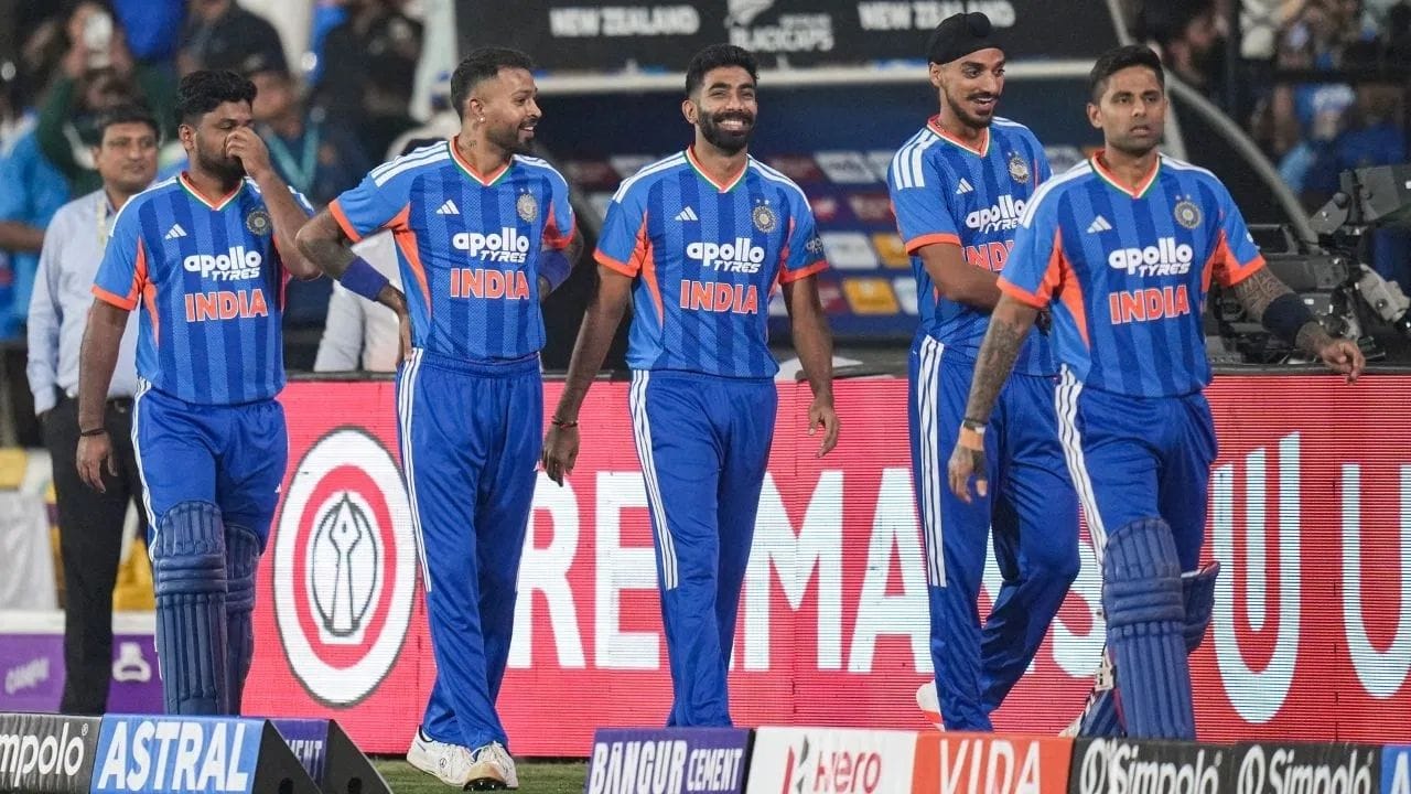 મેચ દરમિયાન ભારતીય ટીમે કુલ ત્રણ કેચ છોડ્યા અને બે રન-આઉટની સરળ તકો ગુમાવી. સંજુ સેમસને ગ્લેન ફિલિપ્સને રન-આઉટ કરવાની તક ગુમાવી, ત્યારે ફિલિપ્સ 41 રન પર હતા. બાદમાં તેમણે 78 રનની મહત્વપૂર્ણ ઇનિંગ રમી. બીજી બાજુ, રિંકુ સિંહે માર્ક ચેપમેનનો સરળ કેચ છોડ્યો, જે તે સમયે 16 રન પર હતો. ચેપમેન બાદમાં 37 રન સુધી પહોંચ્યો.