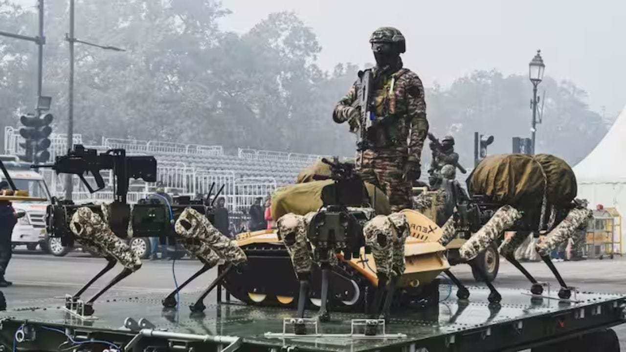 દર વર્ષે આશરે 200,000 લોકો પરેડમાં હાજરી આપે છે. જ્યારે ઘણા વિદેશી મહેમાનો પણ ભાગ લે છે. સમગ્ર પ્રજાસત્તાક દિવસની પરેડ સંરક્ષણ મંત્રાલયની દેખરેખ હેઠળ સંચાલિત થાય છે. સેના, નૌકાદળ અને વાયુસેના, અન્ય ઘણી સુરક્ષા અને વહીવટી એજન્સીઓ સાથે, તેની તૈયારી સંયુક્ત રીતે કરે છે.