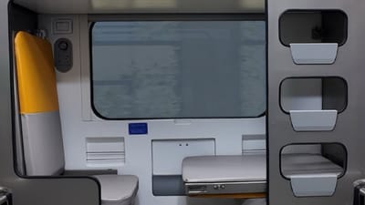 દેશની પહેલી વંદે ભારત સ્લીપર ટ્રેન પાટા પર દોડવા માટે તૈયાર છે. જે ભારતીય રેલવે માટે એક અલગ જ અનુભવ છે.