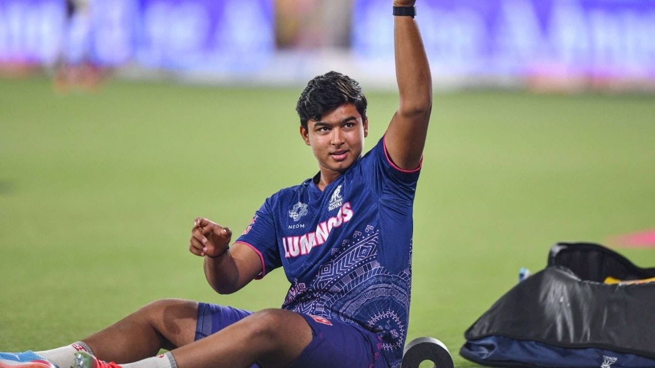 દક્ષિણ આફ્રિકા સામેની ત્રણ મેચોની ODI શ્રેણી ભારતીય યુવા ટીમ માટે વિદેશી પરિસ્થિતિઓમાં અનુભવ મેળવવાની ઉત્તમ તક છે. ભારતીય ટીમને આવનારા અંડર-19 વર્લ્ડ કપમાં મજબૂત દાવેદાર માનવામાં આવે છે, જેમાં વૈભવ સૂર્યવંશી જેવા ખેલાડીઓ મહત્વપૂર્ણ ભૂમિકા ભજવી શકે છે.