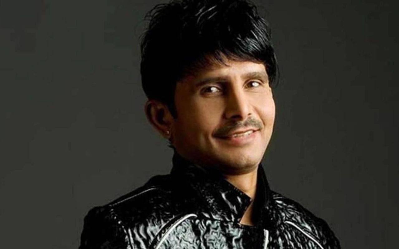 કેઆરકે એક સ્વ-ઘોષિત ફિલ્મ વિવેચક છે. તે ઘણીવાર સોશિયલ મીડિયા પર વિવિધ ફિલ્મોની ટીકા કરતો જોવા મળે છે. તે બોલિવૂડ સ્ટાર્સ વિશે પણ ખરાબ બોલે છે. ભૂતકાળમાં, કમલ આર ખાન ફિલ્મ "દેશદ્રોહી" માં જોવા મળ્યા છે. તેમણે ફિલ્મ ઉદ્યોગમાં નિર્માતા તરીકે પણ કામ કર્યું છે.