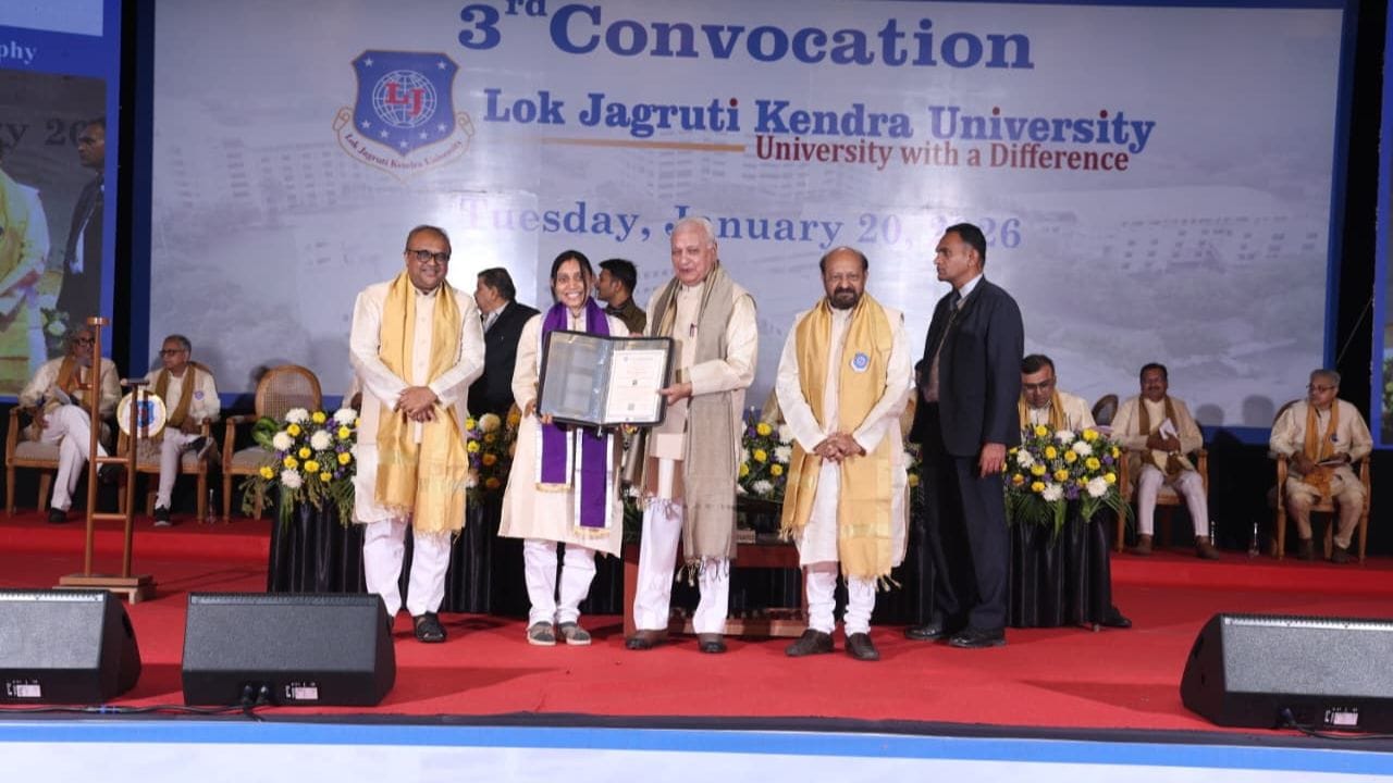 ઉપનિષદોમાં વર્ણવાયેલા ‘તપ’ના અર્થને તેમણે સ્પષ્ટ કર્યો કે તપનો અર્થ માત્ર શારીરિક ત્યાગ નથી, પરંતુ સ્વાધ્યાય (આત્મઅધ્યયન) અને પ્રવચન (જ્ઞાનનું વહેંચાણ) છે. તેમણે જણાવ્યું કે વિકાસ વિચારશીલતા, બુદ્ધિ અને શિસ્તબદ્ધ વિચારોથી થાય છે, માત્ર ભાવનાત્મકતા દ્વારા નહીં.