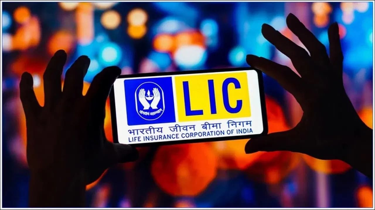 આ યોજનાનું નામ LIC ન્યૂ ચિલ્ડ્રન મની બેક પ્લાન છે. આ એક નોન-લિંક્ડ અને પાર્ટિસિપેટિંગ વીમા યોજના છે, જે ખાસ કરીને બાળકોના શિક્ષણ અને ભવિષ્યની જરૂરિયાતોને ધ્યાનમાં રાખીને તૈયાર કરવામાં આવી છે. આ પોલિસીમાં તમે તમારા બાળકની ઉંમર 0 થી 12 વર્ષ વચ્ચે રોકાણ શરૂ કરી શકો છો.