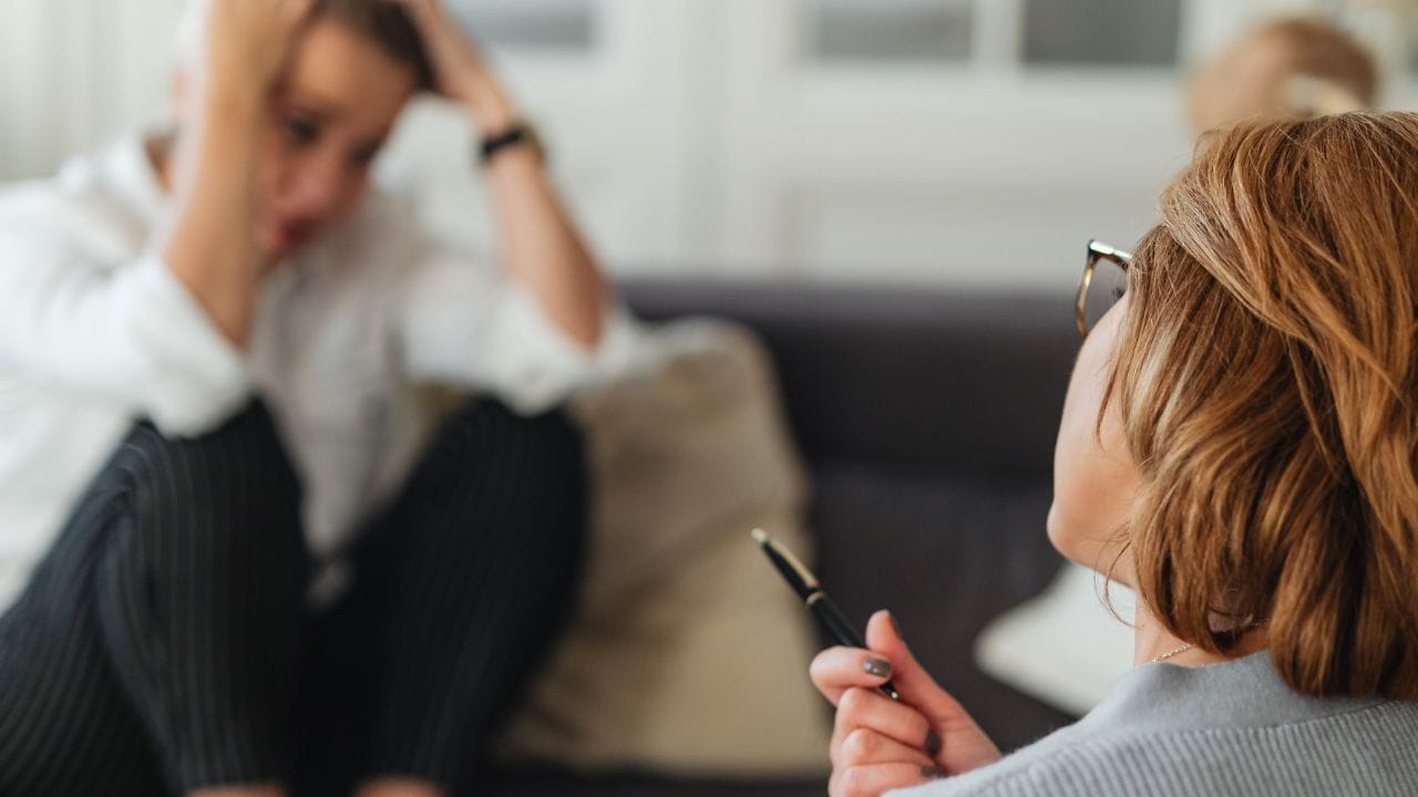 ઘરેલુ હિંસા સંબંધિત કાયદાઓ પહેલા કરતાં વધુ વ્યાપક બનાવવામાં આવ્યા છે.હવે માનસિક અને આર્થિક દુર્વ્યવહારને શારીરિક હિંસા જેટલો જ ગંભીર ગણવામાં આવશે. વધુમાં, સરકાર અને સંબંધિત સંસ્થાઓ હવે પીડિતોને કૌશલ્ય તાલીમ આપવાની જવાબદારી લેશે જેથી તેઓ આર્થિક રીતે સ્વતંત્ર બની શકે.