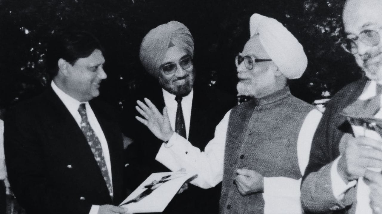 માધવરાવ સિંધિયા : કોંગ્રેસના વરિષ્ઠ નેતા અને ભૂતપૂર્વ કેન્દ્રીય મંત્રી માધવરાવ સિંધિયાનો 30 સપ્ટેમ્બર 2001ના રોજ ચાર્ટર્ડ વિમાન દુર્ઘટનામાં અવસાન થયું હતું. તેઓ ભારતીય રાજકારણમાં સૌમ્ય અને લોકપ્રિય નેતા તરીકે ઓળખાતા હતા.