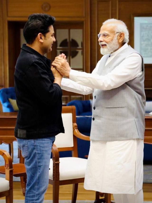 ડાયલોગના માસ્ટર મનોજ મુન્તશીરનો પરિવાર જુઓ