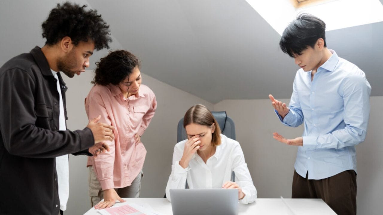 આ રીતે હવે માનસિક હેરાનગતિને “નજરઅંદાજ કરી શકાય તેવી બાબત” નહીં પરંતુ કાયદેસર ગુનો માનવામાં આવે છે અને પીડિતોને વળતર મેળવવાનો સંપૂર્ણ અધિકાર છે.