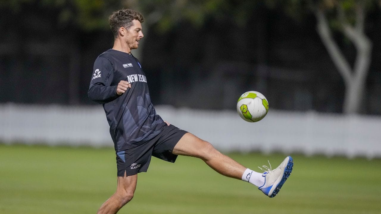 તે ટેસ્ટમાં ન્યુઝીલેન્ડ માટે સૌથી વધુ 7મી વિકેટ પાર્ટનરશીપમાં સામેલ રહ્યો છે. ક્યારેક ક્યારેક તે ગોલ્ફ પણ રમે છે.તે 2019 ક્રિકેટ વર્લ્ડ કપમાં રનર્સ-અપ તરીકે સમાપ્ત થવા માટે ન્યુઝીલેન્ડ ટીમનો ભાગ હતો.