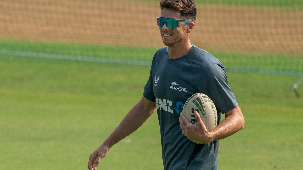  તમને જણાવી દઈએ કે, મિચેલ સેન્ટરની ઉંમર માત્ર 33 વર્ષ છે. તેમની પત્નીનું નામ કૈટલિન છે. જે પોતાની પર્સનલ લાઈફને પ્રાઈવેટ રાખવાનું પસંદ કરે છે. તે એક ફિટનેસ ફ્રીક છે.