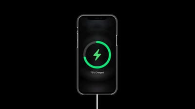 બહુ ઓછા લોકો જાણે છે કે ચાર્જ કરતી વખતે તમારા સ્માર્ટફોનને બંધ કરવાથી ઘણો ફાયદો થઈ શકે છે. આજના લેટેસ્ટ સ્માર્ટફોનમાં આ જરૂરી નથી, પરંતુ આ આદતના ફાયદા એટલા બધા છે કે ઘણા લોકો હજુ પણ ફોન બંધ રાખીને ફોન ચાર્જ કરે છે. આ ફક્ત ચાર્જિંગ સ્પીડ જ નહીં પણ તમારા ફોનની બેટરી માટે પણ ફાયદાકારક સાબિત થાય છે. ચાલો વિગતવાર જોઈએ કે તમારે હંમેશા ફોન બંધ રાખીને ફોન કેમ ચાર્જ કરવો જોઈએ.