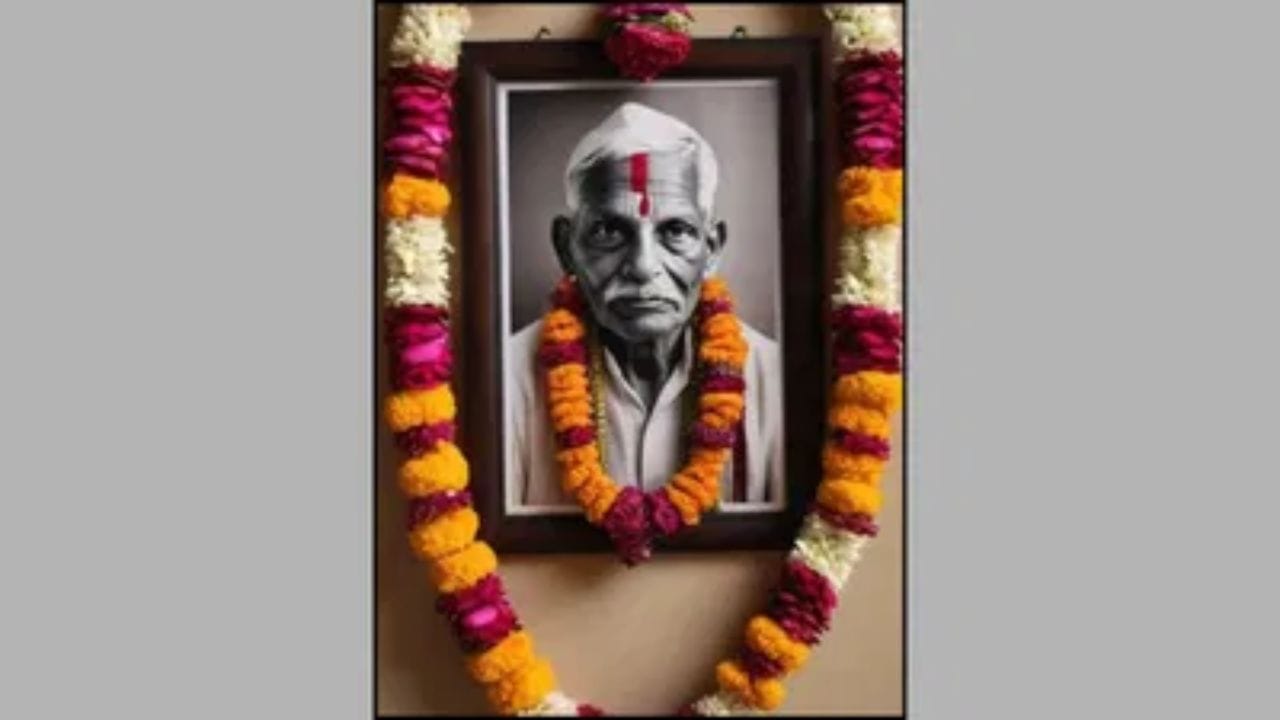 ઘણા લોકો પૂર્વજોના ફોટો બેડરૂમમાં લગાવે છે. બેડરૂમમાં આવા ફોટોગ્રાફ્સ મૂકવાથી માનસિક તણાવ અને વૈવાહિક વિખવાદ થઈ શકે છે. બેડરૂમ, પ્રાર્થના ખંડ, રસોડું, આંગણું, લિવિંગ રૂમમાં અથવા ઘરના ખૂબ જ મધ્યમાં પૂર્વજોના ચિત્રો રાખવાને અશુભ માનવામાં આવે છે. આનાથી ઘરમાં તણાવ, વિખવાદ અને માનસિક અસ્થિરતા વધી શકે છે.