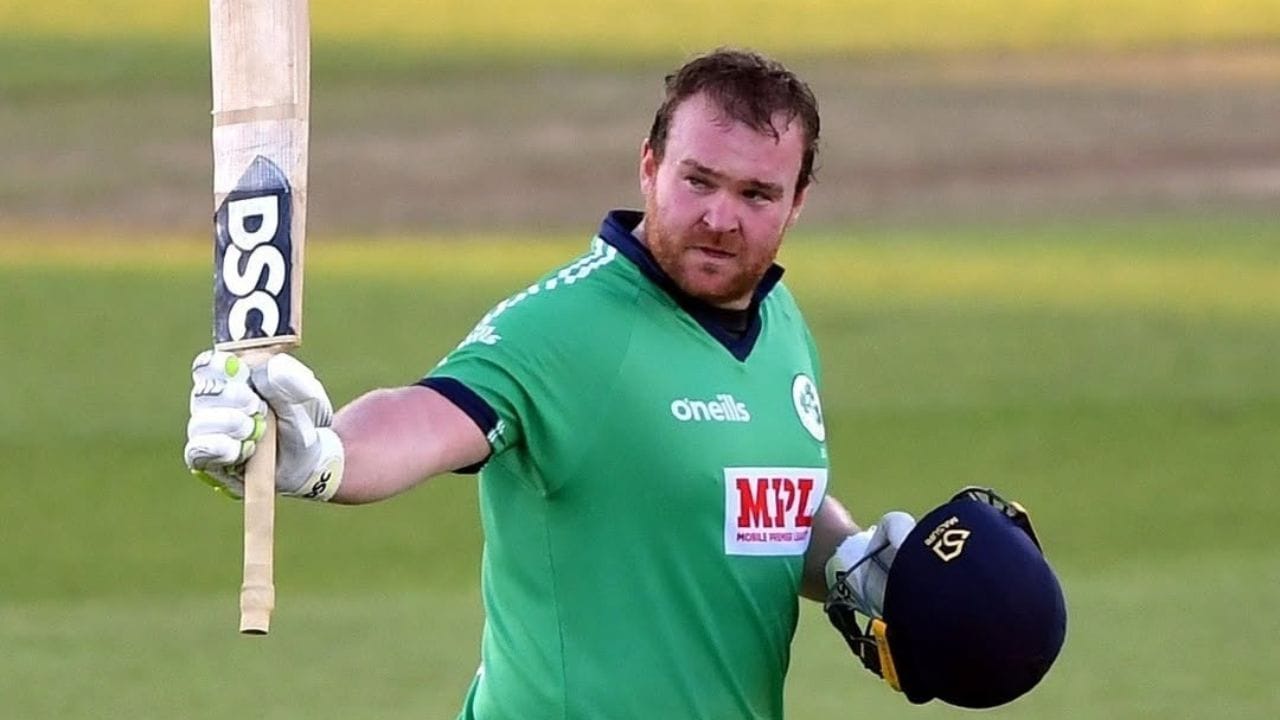 ડિસેમ્બર 2018માં, તે 2019 સીઝન માટે ક્રિકેટ આયર્લેન્ડ દ્વારા સેન્ટ્રલ કોન્ટ્રાક્ટ મેળવનારા ઓગણીસ ખેલાડીઓમાંનો એક હતો.