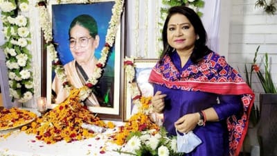 બુધવારે સવારે ભાજપના વરિષ્ઠ નેતા રવિશંકર પ્રસાદના દિલ્હી સ્થિત ઘરમાં આગ લાગી હતી. આગ લાગ્યા બાદ લોકોમાં ગભરાટ ફેલાયો હતો. ફાયર બ્રિગેડને જાણ કરવામાં આવી હતી. તો રવિશંકર પ્રસાદના પરિવાર અને પર્સનલ લાઈફ વિશે વાત કરીએ.