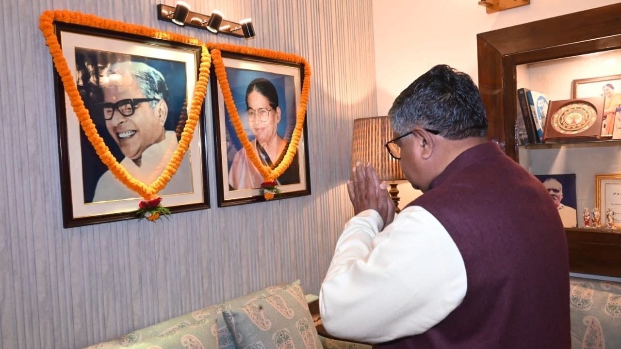 કેન્દ્રીય મંત્રી તરીકેનો તેમનો કાર્યકાળ 1500 જૂના કાયદાઓ રદ કરવા, રાફેલ ફાઇટર વિમાનોની ખરીદી પરના મુકદ્દમાઓનું સંચાલન કરવા અને 15000 ટ્રાયલ કોર્ટના ડિજિટાઇઝેશન સાથે ચિહ્નિત થયેલ હતો. 