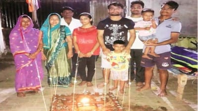 રિંકુ ખાનચંદ સિંહનો જન્મ 12 ઓક્ટોબર 1997ના રોજ ઉત્તરપ્રદેશમાં થયો હતો. તે એક આંતરરાષ્ટ્રીય ક્રિકેટર છે. તે ભારતની રાષ્ટ્રીય ટીમ માટે મધ્યમ ક્રમના બેટ્સમેન તરીકે રમે છે જે ક્યારેક ક્યારેક ઓફ બ્રેક બોલિંગ કરે છે.