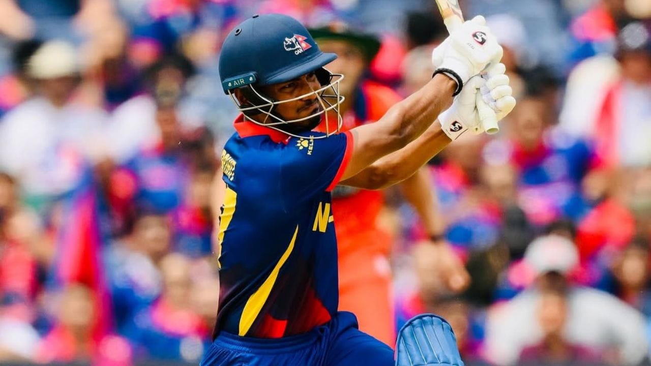 તેમને નવેમ્બર 2022માં નેપાળ ક્રિકેટ ટીમના કેપ્ટન તરીકે નિયુક્ત કરવામાં આવ્યો હતો.2002માં જન્મેલા રોહિત પૌડેલે ઓગસ્ટ ૨૦૧૮માં નેધરલેન્ડ્સ સામે ડેબ્યૂ કર્યું હતું. મે 2018માં હરારેમાં ICC વર્લ્ડ કપ ક્વોલિફાયર પ્લેઓફમાં પાપુઆ ન્યુ ગિનીને હરાવીને નેપાળને ODI સ્ટેટસ આપવામાં આવ્યું હતું.