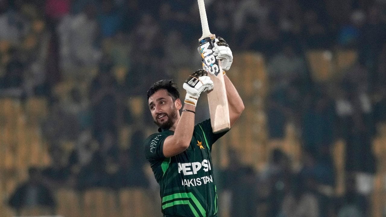 સલમાન અલી આગાએ 6 મેચો 218 રન સાથે એડમોન્ટન રોયલ્સ માટે ટુર્નામેન્ટમાં સૌથી વધુ રન બનાવનારા ખેલાડી હતો.સપ્ટેમ્બર 2019માં તેમને-20 કાયદ-એ-આઝમ ટ્રોફી ટુર્નામેન્ટ માટે પંજાબની ટીમમાં સ્થાન આપવામાં આવ્યું હતુ.