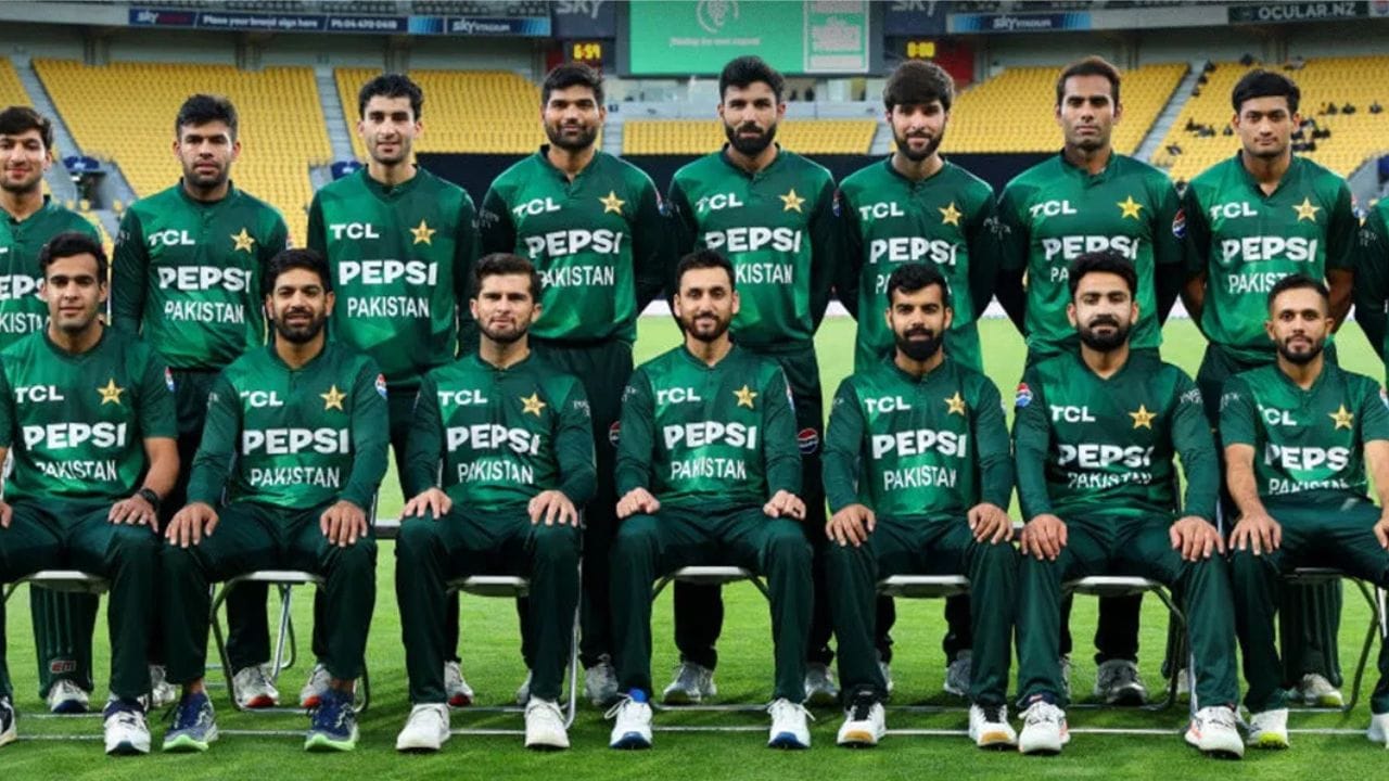  ઓક્ટોબર 2021માં તેમને શ્રીલંકાના પ્રવાસ માટે પાકિસ્તાન શાહીન્સની ટીમમાં સ્થાન આપવામાં આવ્યું હતુ.જાન્યુઆરી 2021માં સાઉથ આફ્રિકા સામેની સીરિઝ માટે પાકિસ્તાનની ટેસ્ટ ટીમમાં તેમનું નામ આપવામાં આવ્યું હતું.