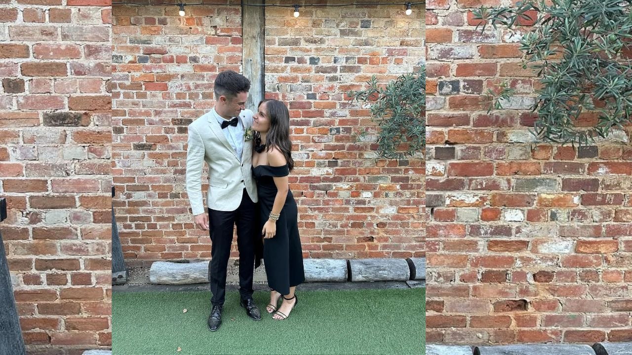 આજે આપણે નેધરલેન્ડના ટી20 કેપ્ટન સ્કોટ એડવર્ડ્સના પરિવાર અને પર્સનલ લાઈફ વિશે રસપ્રદ વાતો જાણીશું. એડવર્ડ્સ ડીકિન યુનિવર્સિટીમાં બેચલર ઓફ બિઝનેસ (સ્પોર્ટ મેનેજમેન્ટ)નો અભ્યાસ કર્યો છે.