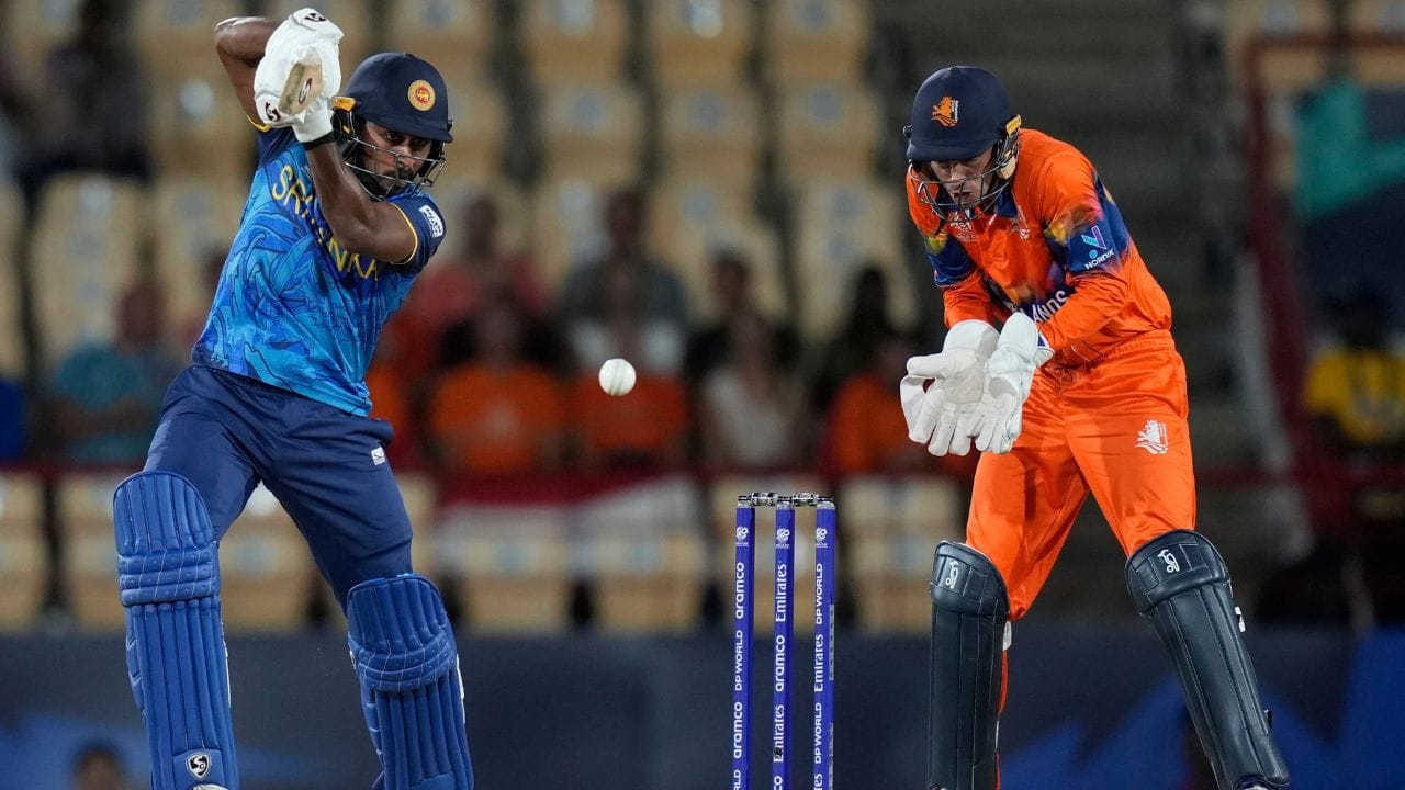 નેધરલેન્ડ્સે ભારત અને શ્રીલંકામાં 2026માં યોજાનાર T20 વર્લ્ડ કપ માટે એક અનુભવી ટીમની જાહેરાત કરી છે, જેમાં ઘણા પરિચિત ચહેરાઓ પરત ફર્યા છે. આ ટીમનું નેતૃત્વ સ્કોટ એડવર્ડ્સ કરી રહ્યા છે, જે એક ખૂબ જ અનુભવી ખેલાડી છે.