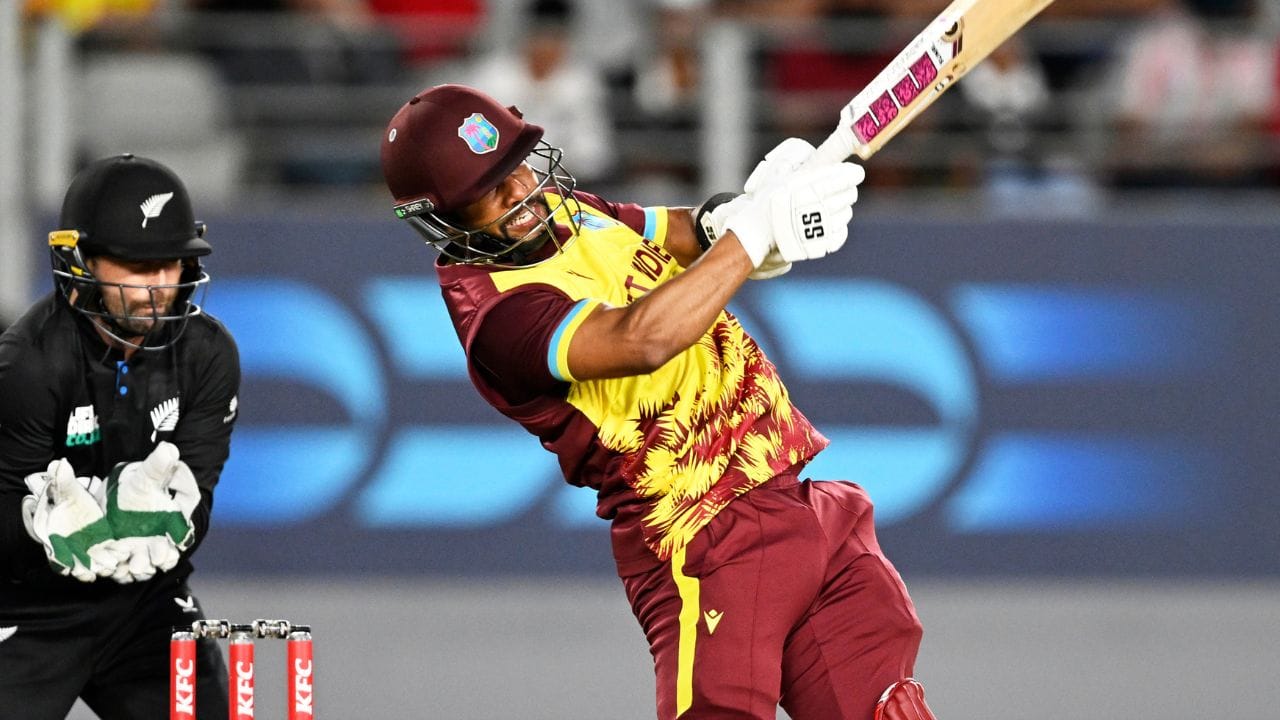 જૂન 2018માં, તેમને વાર્ષિક ક્રિકેટ વેસ્ટ ઈન્ડિઝ એવોર્ડ્સમાં મેન્સ ક્રિકેટર ઓફ ધ યર, ટેસ્ટ ક્રિકેટર ઓફ ધ યર અને ODI ક્રિકેટર ઓફ ધ યર તરીકે નામ આપવામાં આવ્યું હતું. તે પછીના વર્ષે, તેમને CWI ODI પ્લેયર ઓફ ધ યર તરીકે નામ આપવામાં આવ્યું હતું.