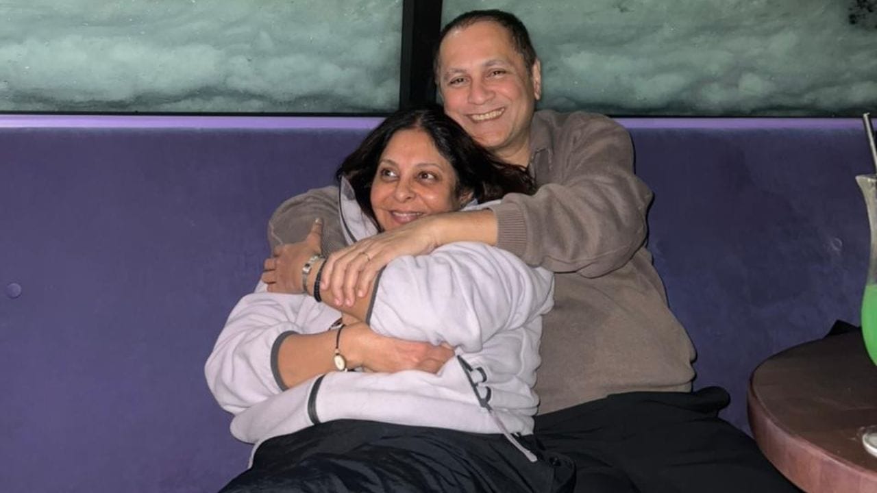  શેફાલી ઘણા વર્ષોથી ઈન્ડસ્ટ્રીમાં છે અને તેણે અનેક પડકારોનો સામનો કર્યો છે, પરંતુ પોતાની મહેનત દ્વારા, તેણે આજે ઈન્ડસ્ટ્રીમાં પોતાનું એક ખાસ સ્થાન બનાવ્યું છે. શેફાલી તેના જીવન વિશે ખૂબ જ સ્પષ્ટ છે અને ઘણીવાર તેના ચાહકો સાથે તેના જીવન વિશે વાતો પણ શેર કરે છે.