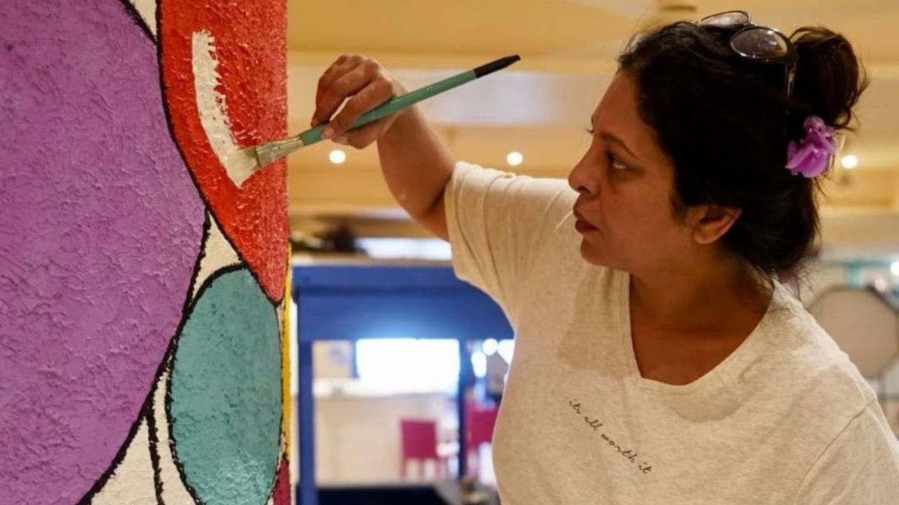 શેફાલી શાહ આજે ઇન્ડસ્ટ્રીમાં એક જાણીતું નામ છે. તે દિલ્હી ક્રાઇમ, ડાર્લિંગ્સ અને જલસા જેવી ફિલ્મો અને સિરીઝમાં જોવા મળી છે.