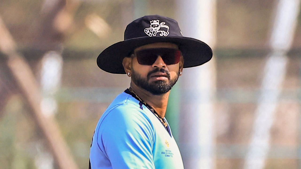 મુંબઈની ઘાતક બોલિંગ સામે પંજાબના બેટ્સમેન લાચાર બન્યા હતા. મુંબઈ માટે મુશીર ખાને ત્રણ વિકેટ ઝડપી, જ્યારે ઓમકાર તરમાલે, શિવમ દુબે અને શશાંક અત્તાર્ડેએ બે-બે વિકેટ લીધી. સાઈરાજ પાટીલે પણ એક સફળતા મેળવી.