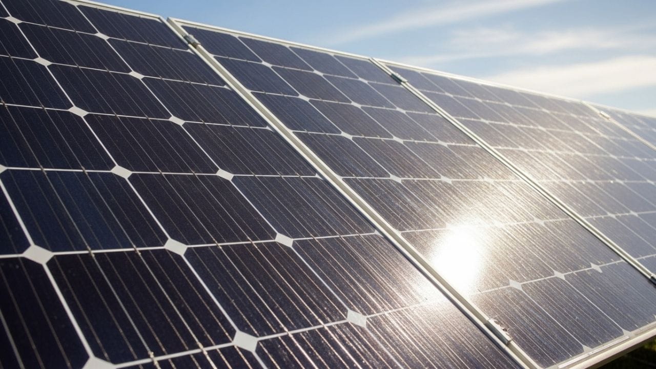 એકંદરે, ઉદ્યોગમાંથી મળતા સંકેતો સ્પષ્ટ છે કે તાંબુ સૌર કોષ ઉદ્યોગમાં આગામી મોટો ગેમ-ચેન્જર બની શકે છે, અને વર્ષ 2026 આ પરિવર્તન માટે એક મહત્વનો વળાંક સાબિત થઈ શકે છે.