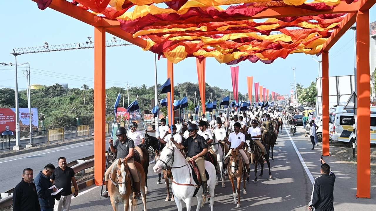 આ શોર્ય યાત્રામાં ભાગ લેવા માટે ગુજરાત પોલીસ અશ્વદળના 15 જિલ્લાના અશ્વ અને અસવાર સોમનાથ ખાતે આવી પહોંચ્યા છે.