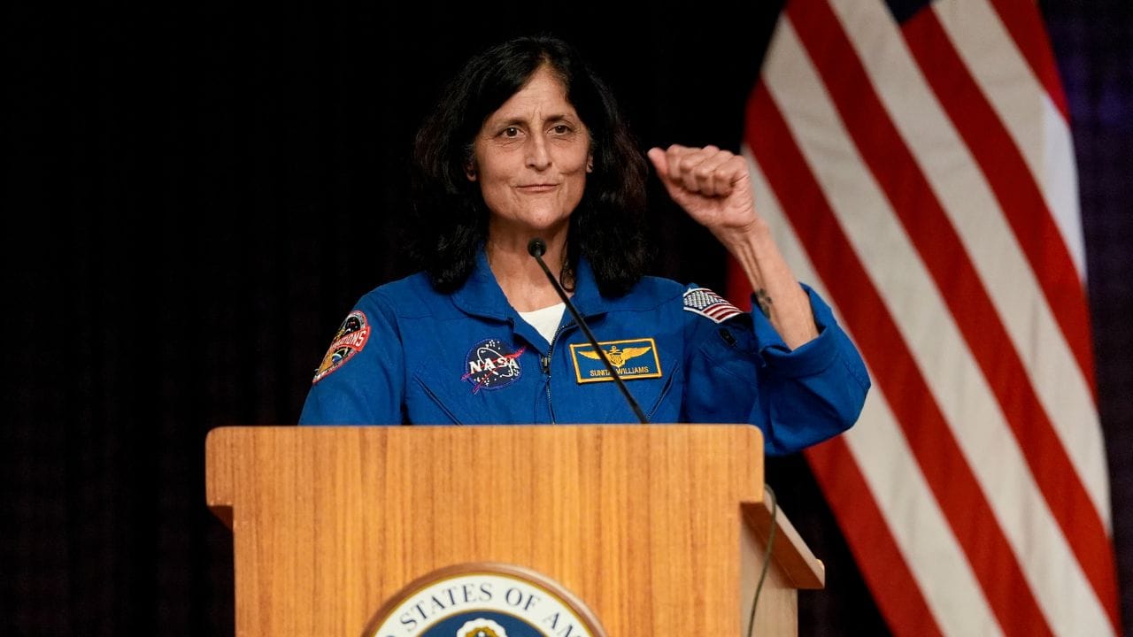 પેન્શન પ્લાન હેઠળ તેમને રિટાયરમેન્ટ તરીકે દર મહિને પગાર આપવામાં આવે છે. તેનું પેન્શન તેના કામના અનુભવ પર નિર્ભર કરે છે. આ સિવાય તેમનું પેન્શન પણ તેમના સરેરાશ પગાર પર આધારિત છે.