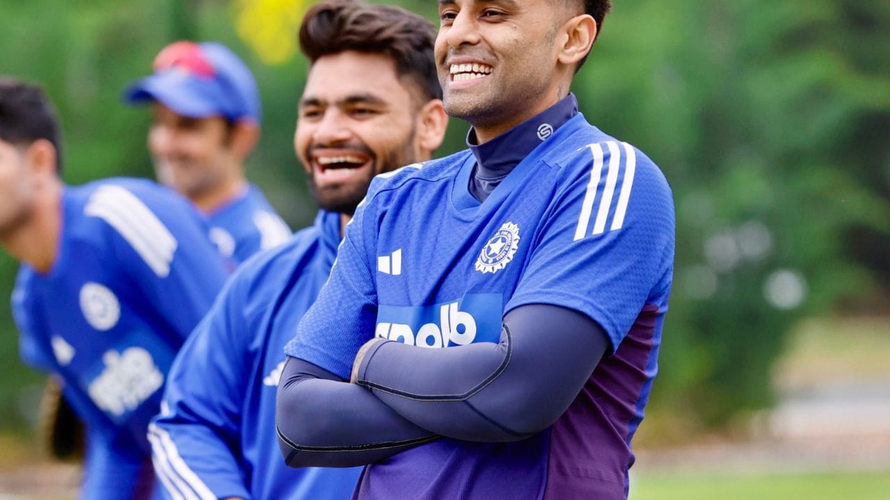 તમને જણાવી દઈએ કે, સૂર્યકુમાર યાદવ પહેલા વિરાટ કોહલી, રોહિત શર્મા અને હાર્દિક પંડ્યા 100 મેચ રમી ચૂક્યો છે.