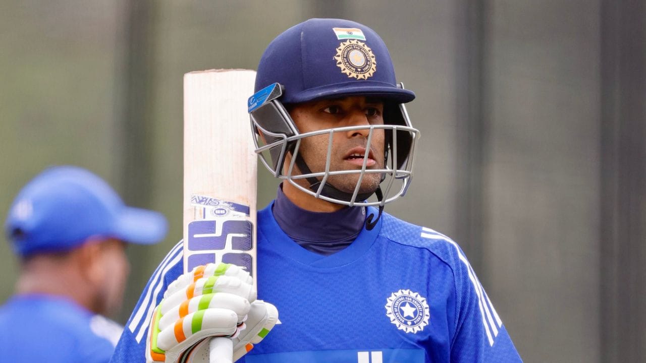 ભારત માટે સૌથી વધુ ટી20 ઈન્ડટરનેશનલ મેચ રમનાર ખેલાડી વિશે વાત કરવામાં આવે તો. રોહિત શર્મા 159 મેચ,વિરાટ કોહલી 125 મેચ, હાર્દિક પંડ્યા 124 મેચ, એમએસ ધોની 98 મેચ છે.