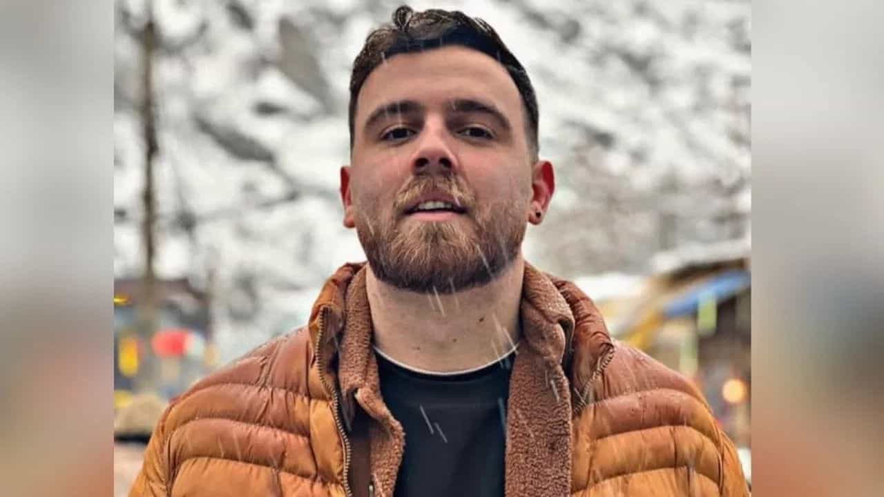 Breaking News : ખામેની વિરુદ્ધ અવાજ ઉઠાવવાની સજા ! 26 વર્ષીય ઇરફાન સોલ્તાનીને ચાર રસ્તે ફાંસી આપવી એ છેલ્લી ભૂલ કે પછી...?