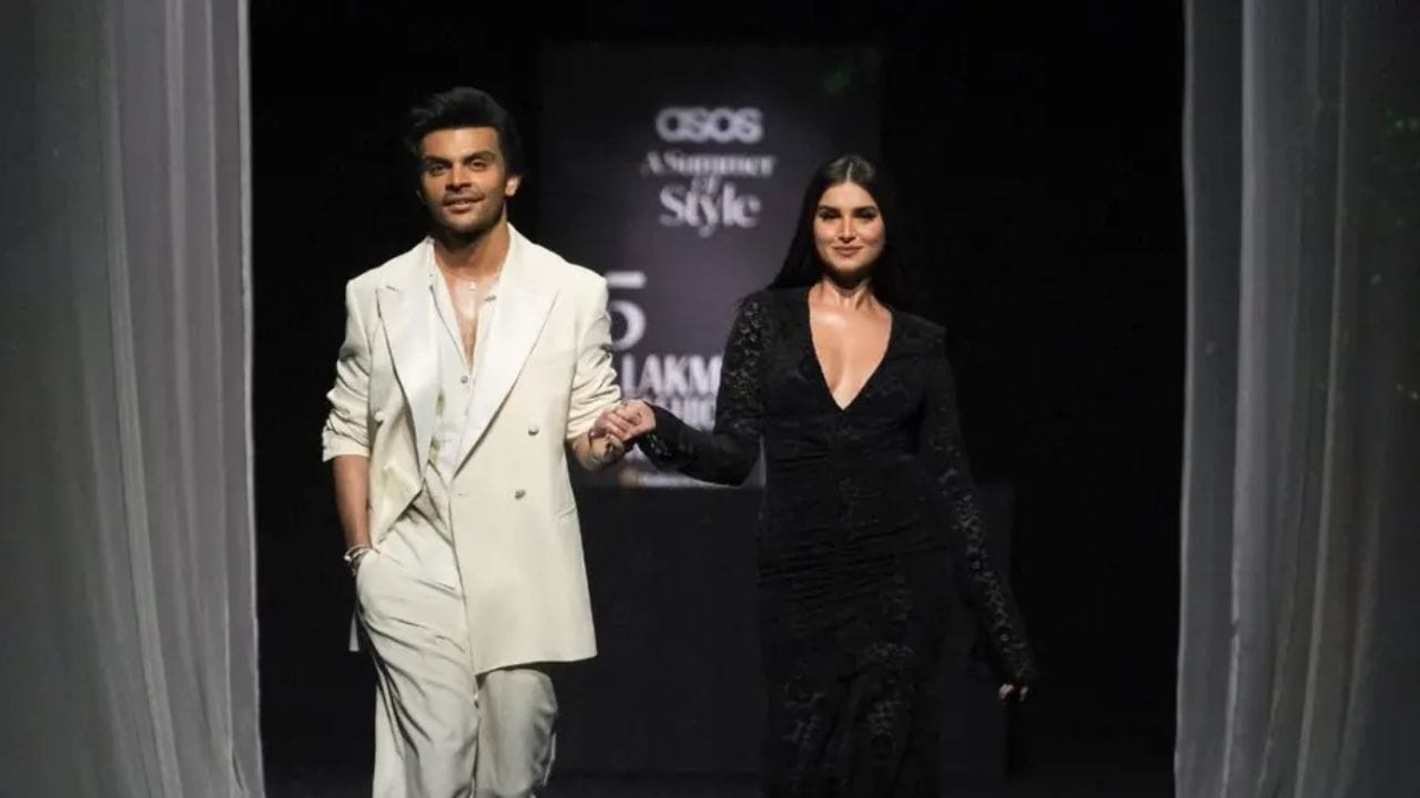 ફિલ્મફેરના એક અહેવાલ મુજબ, તારા સુતારિયા અને વીર પહાડિયાએ તેમના સંબંધોનો અંત લાવવાનો નિર્ણય લીધો છે. જોકે, બ્રેકઅપનું કારણ હજુ સુધી જાહેર થયું નથી. વીર કે તારા બંનેમાંથી કોઈએ આ બાબતે કોઈ ટિપ્પણી કરી નથી. ચાહકો આ અહેવાલોથી ચોંકી ગયા છે, કારણ કે તેઓએ ગયા વર્ષે જ, 2025 માં તેમના સંબંધોને સત્તાવાર રીતે જાહેર કર્યા હતા.