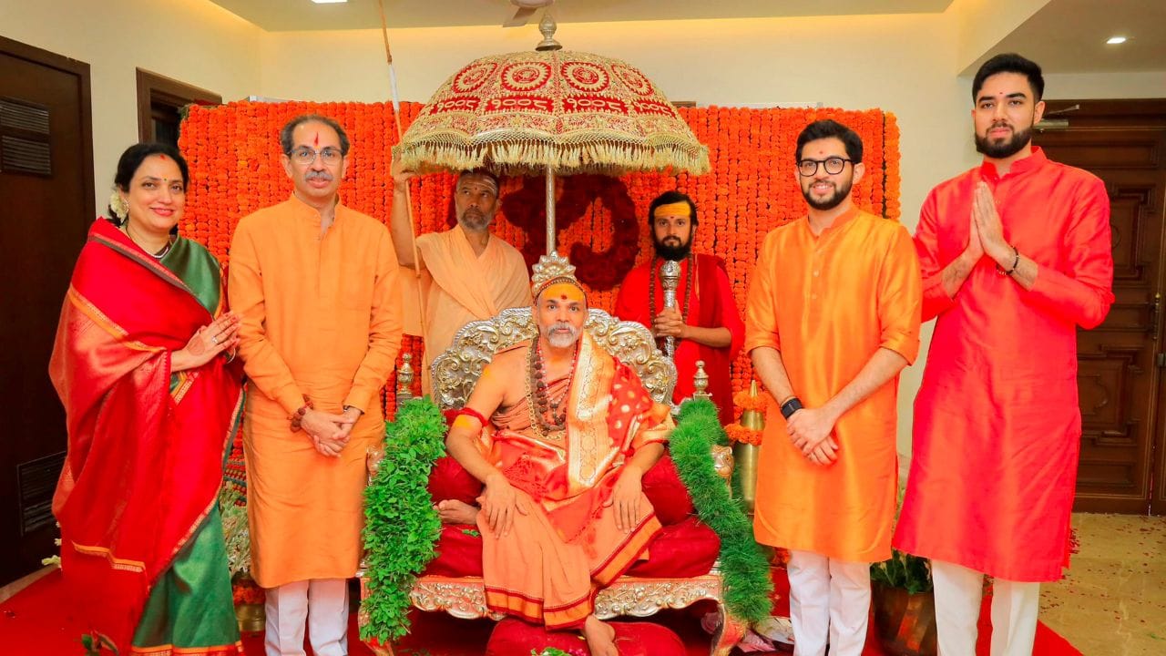  ઉદ્ધવ ઠાકરેના મુખ્યમંત્રી તરીકેના કાર્યકાળ દરમિયાન અંબોલીમાં શિવ મંદિર તળાવ, જ્યાં તેણે માછલી જોઈ હતી, તેને શિસ્તુરા હિરણ્યકેશી જૈવવિવિધતા વારસો સ્થળ તરીકે નિયુક્ત કરવામાં આવ્યું હતું. તેમણે અત્યાર સુધીમાં લગભગ 60 પ્રજાતિઓ શોધી કાઢી છે.