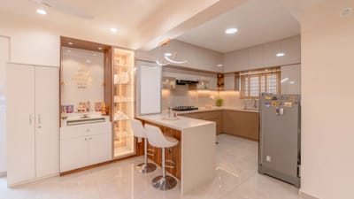 વાસ્તુશાસ્ત્ર એક એવું વિજ્ઞાન છે જે તમારા ઘરમાં સ્થાપત્ય ખામીઓનું નિરાકરણ પૂરું પાડે છે. ઘણીવાર, આપણી નાની ભૂલો વાસ્તુ ખામીઓ તરફ દોરી જાય છે જે તમને અને તમારા આખા પરિવારને અસર કરે છે.ચાલો તો જાણીએ કે રસોડામાં મંદિર રાખવુ જોઇએ કે નહીં
