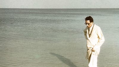 રાજકારણમાં રસ ધરાવનાર ભાગ્યે જ કોઈ હશે જેને મહારાષ્ટ્રમાં ઠાકરે પરિવાર વિશે ખબર ન હોય. મહારાષ્ટ્રનું રાજકારણ હંમેશા પ્રત્યક્ષ કે પરોક્ષ રીતે ઠાકરે પરિવારની આસપાસ ફરતું રહ્યું છે. 