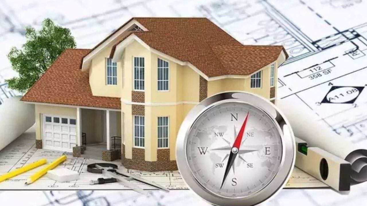 ઘરમાં બનતી દરેક વસ્તુ વાસ્તુશાસ્ત્ર સાથે સંબંધિત છે. ઘણા લોકો માને છે કે વાસ્તુશાસ્ત્રનો અવકાશ ઘર અને રૂમની દિશાઓ સુધી મર્યાદિત છે. એ નોંધવું જોઈએ કે ઘરમાં બનતી લગભગ દરેક વસ્તુ વાસ્તુશાસ્ત્ર સાથે જોડાયેલી છે. રસોડાથી લઈને પ્રાર્થના ખંડ સુધી, ઘણી બધી વસ્તુઓ છે જે વાસ્તુશાસ્ત્રના સિદ્ધાંતો અનુસાર કરવામાં આવે તો ઘરના વાસ્તુને ક્યારેય નુકસાન પહોંચાડશે નહીં. 