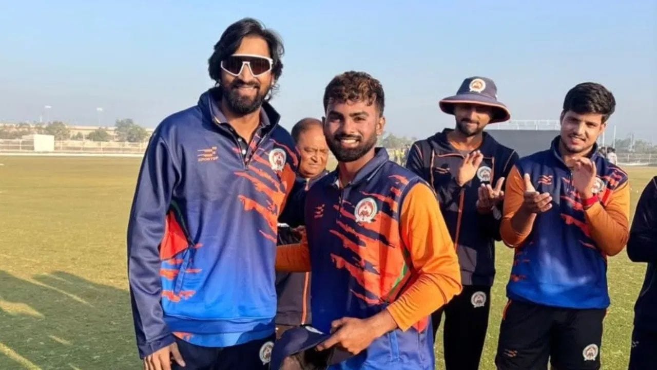 આ મેચમાં વડોદરા તરફથી 3 બેટ્સમેનોએ સદી ફટકારી હતી. તો હૈદરાબાદના 2 બેટ્સમેનોએ 100નો આંકડો પાર કર્યો હતો. એટલે કે, મેચમાં કુલ 5 સદી સામે આવી હતી. જે લિસ્ટ એ ક્રિકેટના ઈતિહાસમાં પહેલી વખત જોવા મળી હતી.