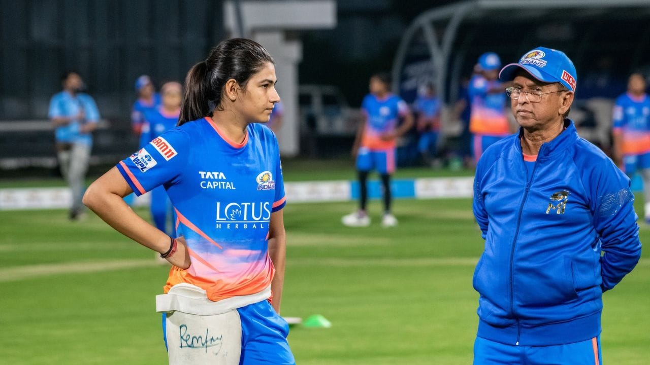 સ્ટાર વિકેટકીપર બેટ્સમેન યાસ્તિકા ભાટિયા ઈજાના કારણે મહિલા પ્રીમિયર લીગ 2026નો ભાગ રહેશે નહી. ભાટિયાને હાલમાં ઓક્શન દરમિયાન ગુજરાતની ટીમે 50 લાખમાં ટીમમાં સામલે કરી હતી. પરંતુ તે ઈજામાંથી બહાર આવી નથી. જેના કારણે તેને બહાર થવું પડ્યું છે.